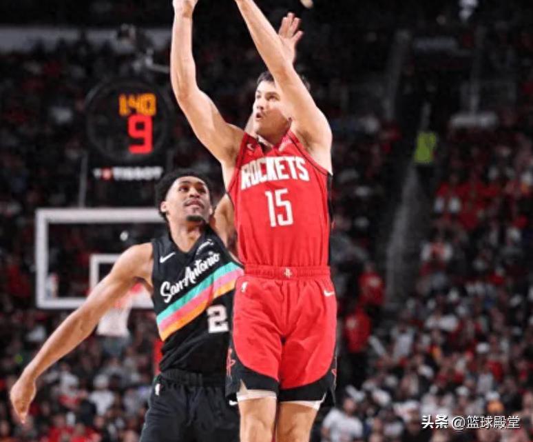 火箭3小将关键球集体暴走！最后5分钟合砍13分，就差阿门了！